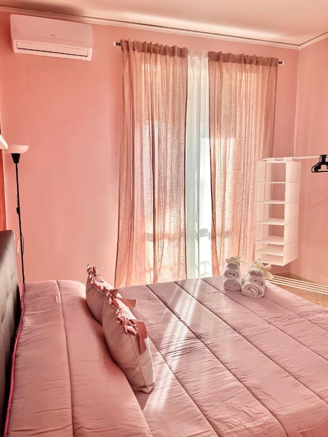 Casa Vacanze The Fortress Apartment Napoli Bagian luar foto
